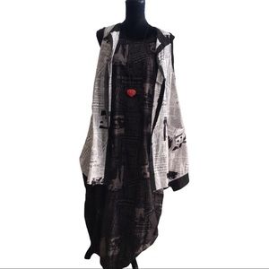 🗞 I.C. By Connie K Newspaper Print Black & Gray Dress with Blk/Wh Tunic Top Set